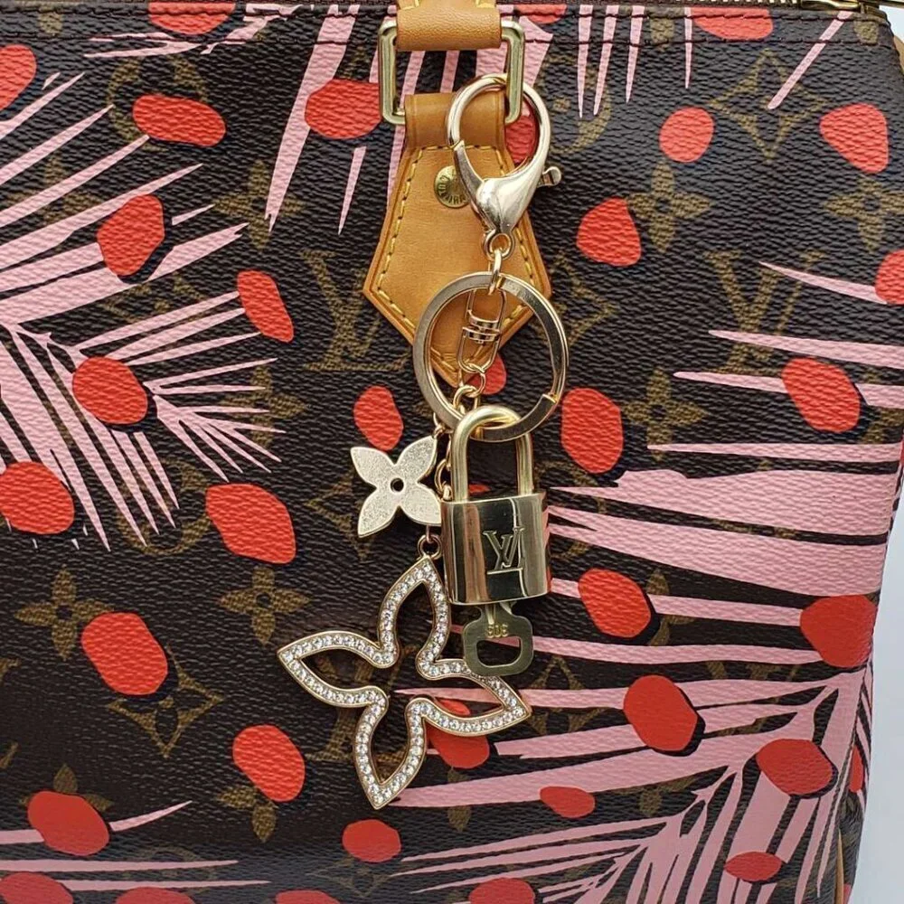 LV Gold Padlock Authentic 🔑 Luxury Bag Charm w/ Unbranded Clover Keychain